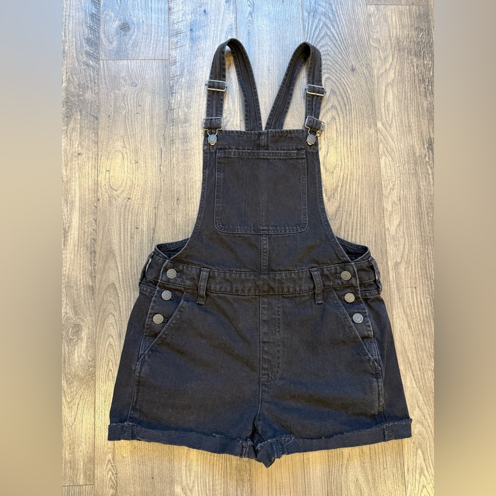 Madewell Black Denim Overall Shorts. Women’s Size Small.
